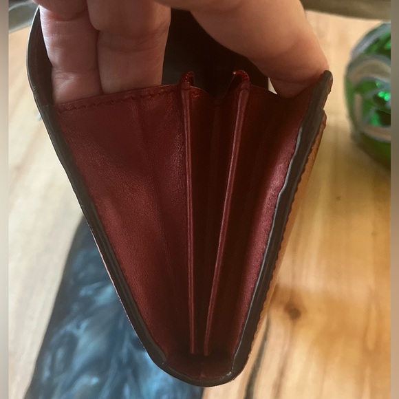 Gucci Interlocking GG Heart Red Continental Wallet - Picture 7 of 11